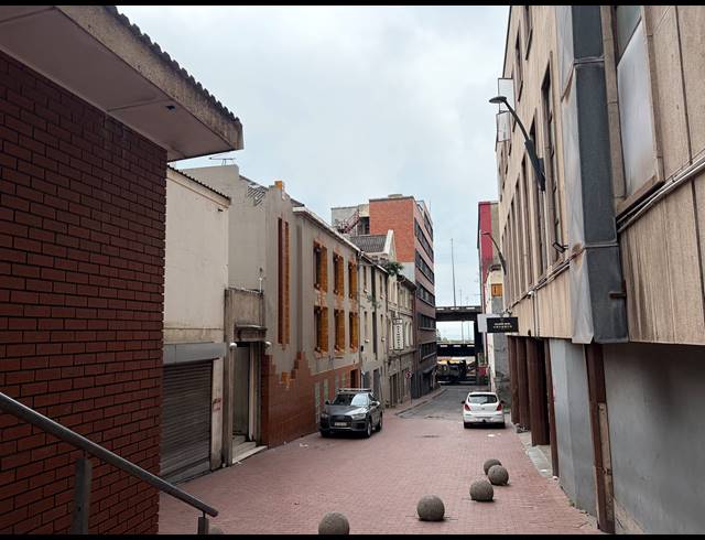 900M² BUILDING FOR SALE IN GQEBERHA CENTRAL